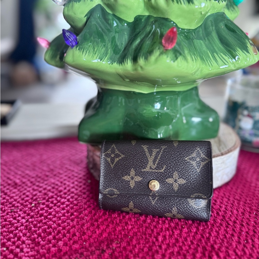 Louis Vuitton Monogram 6 key Holder